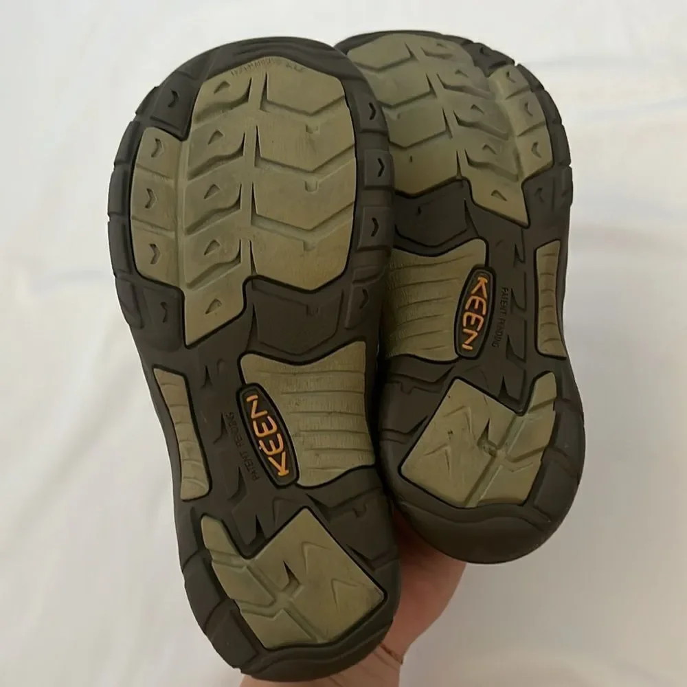 Keen Newport H2 Waterproof Sandal Size 3 Hawaiian Floral Blue